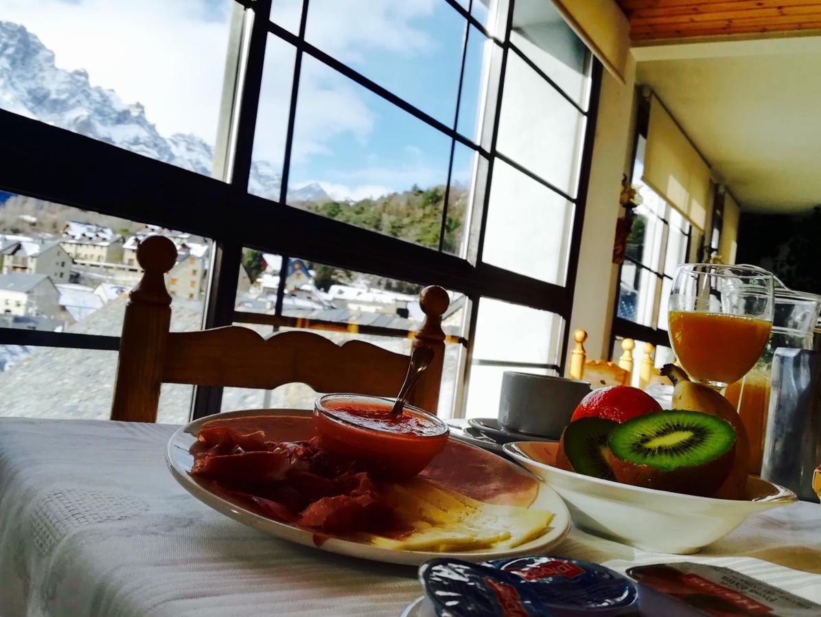 Hotel Mariana Tramacastilla de Tena Ngoại thất bức ảnh